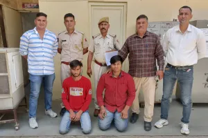 फिल्मी अंदाज में मोबाइल छीनने वाले दो बदमाश गिरफ्तार 