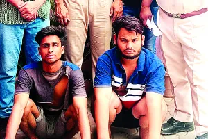 राहगीर को चाकू मारकर लूटने वाले 2 बदमाश गिरफ्तार
