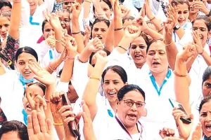 International Nurses Day : अस्पतालों में मरीजों का बढ़ता भार, नर्सेज की भारी कमी नतीजा: मरीजों को नहीं मिल पा रही क्वालिटी नर्सिंग केयर