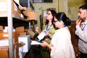 SMS Hospital में दवाइयों का टोटा, आरएमएससीएल प्रबंध निदेशक नेहा गिरि ने दौरा कर जानी हकीकत