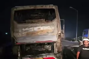 हरियाणा में चलती बस में लगी आग, 9 श्रद्धालुओं की मौत