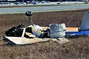 अमेरिका में एक छोटा विमान क्रैश, 2 लोगों की मौत