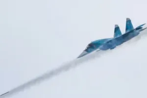 रूस में तकनीकी खराबी के कारण प्रशिक्षु विमान क्रैश , चालक दल के सदस्य की मौत