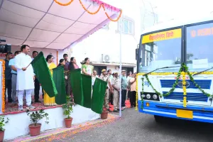 रोडवेज बेड़े में शामिल हुई बीएस-6 मॉडल की बसें, मंत्री ने दिखाई हरी झंडी