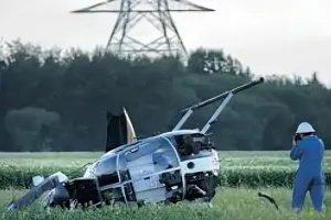 कनाडा में निजी हेलीकॉप्टर क्रैश में पायलट की मौत, 2 यात्री घायल