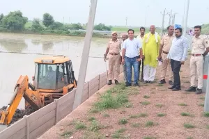 असर खबर का - दिगोद तहसीलदार ने खेतों में जलभराव की समस्या का करवाया स्थाई समाधान