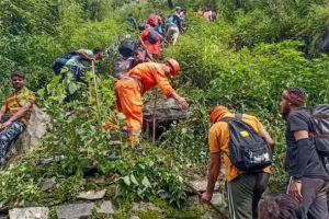 उत्तराखंड में फंसे लोगों को निकलने का काम जारी, अब तक 7234 तीर्थयात्रियों को किया रेस्क्यू