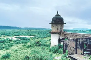 अब किताबों की कहानी बन गया रामगढ़ बांध