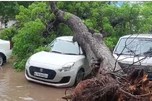 जोधपुर में भारी बारिश, सड़कें-रेल पटरियां डूबी