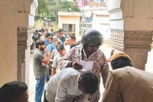 वेरीफिकेशन के बाद पुलिस ने 1394 दुकानदारों को जारी किए पटाखा लाइसेंस, 689 के आवेदन निरस्त