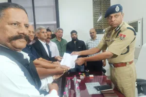 हिन्दू समाज के प्रतिनिधि मंडल ने पुलिस कमिश्नर को सौंपा ज्ञापन