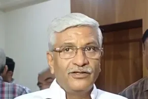 सबको अपने गिरेबान में झांककर देखना चाहिए, उनके बयान केवल उनकी खिसियाहट दिखलाते है: शेखावत