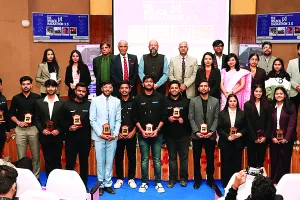 एमिटी जयपुर में इनोवेशन और टेक्नोलॉजी बेस्ड व्हेक हैकाथॉन-3.0