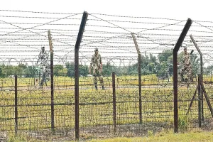 बांग्लादेश बॉर्डर गार्ड के जवानों ने की भारतीय सीमा में घुसपैठ, मंदिर का निर्माण रोकने की कोशिश