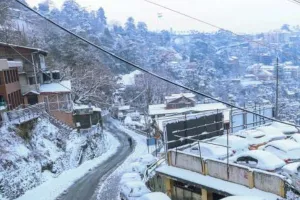 महीनों तक शुष्क मौसम रहने के बाद हिमाचल प्रदेश में बर्फबारी और बारिश