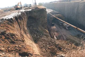 मोडक थाना क्षेत्र के  निर्माणाधीन टनल के बाहर मिट्टी ढही तीन मजदूर दबे, एक की मौके पर मौत, दो घायल  