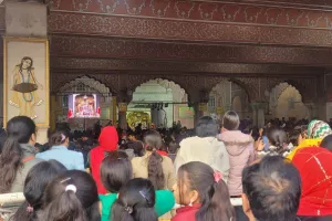 गोविंद देवजी मंदिर में उमड़े श्रद्धालु, परकोटा हुआ जाम