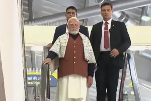 मोदी ने नमो भारत ट्रेन में की यात्रा, स्टेशनों का किया निरीक्षण