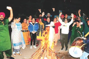 पुत्र जन्म पर ही नहीं, कन्या जन्म पर भी मनाने लगे लोहड़ी