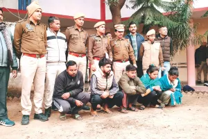 फर्जी कॉल सेंटर बनाकर एईपीएस सेवा देने के नाम पर ठगी करने वाली गैंग का खुलासा, 5 बदमाशों को किया गिरफ्तार