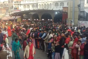 मोतीडूंगरी गणेश मंदिर में नव वर्ष के अवसर पर भक्तों की भारी भीड़ उमड़ी 