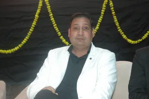 आईडी नहीं थी, तो दसवीं की मार्कशीट दिखाकर फ्लाइट से मुम्बई गया : सुरेश अलबेला