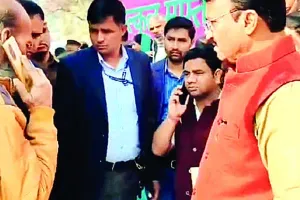 रोडवेज बस में खराबी दिखने पर रुके प्रेमचन्द बैरवा, यात्रियों को दूसरी बस भेजकर किया रवाना 