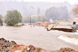 अर्जेंटीना में भारी बारिश के कारण बाढ़ : प्रभावित क्षेत्र से 1,300 से अधिक लोगों को निकाला, 10 लोगों की मौत 