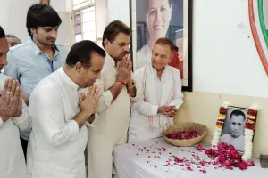 कांग्रेस ने हरलाल सिंह को अर्पित की पुष्पांजलि, कांग्रेस नेता और कार्यकर्ता रहे मौजूद 