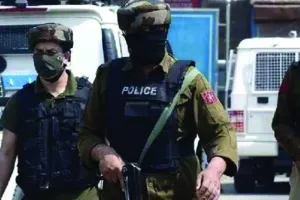 कश्मीर में पुलिस चौकी पर ग्रेनेड हमला : धमाके की आवाज से लोगों में फैली दहशत, पुलिस ने की इलाके की घेराबंदी