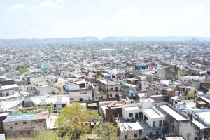 राजस्थान में तेजी से बढ़ता शहरीकरण : विकास या चुनौती...?, बढ़ती आबादी, गांव-शहर में आधी-आधी