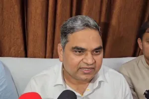 मुख्यमंत्री अवधिपार ब्याज राहत योजना लागू : भूमि विकास बैंकों के ऋणी किसानों और लघु उद्यमियों को मिलेगी बड़ी राहत, गौतम कुमार ने कहा- प्रत्येक पात्र व्यक्ति को योजना से लाभान्वित करना करें सुनिश्चित