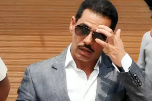 ईडी ने धन शोधन मामले में राबर्ट वाड्रा से की पूछताछ : इस सौदे में कोई गड़बड़ी नहीं मिली, उद्योगपति ने कहा- केवल उन्हें परेशान करने के लिए की जा रही कार्रवाई 