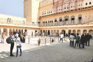 आमेर महल, अल्बर्ट हॉल संग्रहालय और हवामहल स्मारक पर लगेगी प्लास्टिक बोतल फ्लेकिंग मशीनें, जगह कर रहे चिह्नित