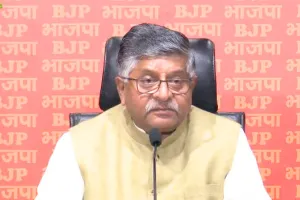 घोटालेबाजों का महिमामंडन नहीं करें कांग्रेस : कानून को अपना काम करने दें, रविशंकर प्रसाद ने कहा- परिवार के एक सदस्य ने 3 करोड़ में कृषि जमीन खरीदी और 58 करोड़ में बेच दी