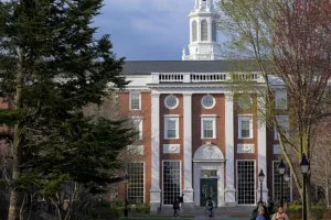 पाकिस्तान सम्मेलन में हंगामा, भारतीय छात्रों ने दर्ज कराया विरोध 