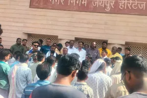 निगम हेरिटेज सुपरवाइजर सुसाइड मामले में धरना स्थगित : निगम और परिजनों के बीच हुआ समझौता, संविदा पर मिलेगी नौकरी 