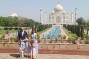 अमेरिका के उपराष्ट्रपति जेडी वेंस ने ताजमहल के किए दीदार, मुख्यमंत्री और राज्यपाल से कर सकतें हैं मुलाकात