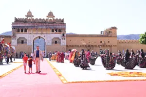 जयपुर में अमेरिकी उपराष्ट्रपति का स्वागत, आमेर किले में भव्य आतिथ्य