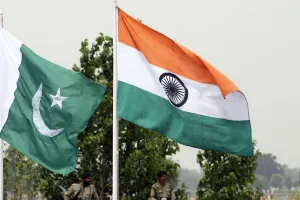 भारत 36 घंटे में कर सकता है हमला : अन्तरराष्ट्रीय सीमा से पीछे हटा पाक, खाली की चौकियां