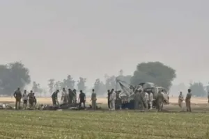 पंजाब में एक अज्ञात विमान क्रैश : खेत में काम कर रहे मजदूर की मौत, 9 लोग घायल