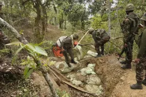 मणिपुर में सेना का अभियान : जवानों के साथ मुठभेड़ में 10 उग्रवादी ढेर, बड़ी मात्रा में हथियार और गोला-बारूद बरामद 