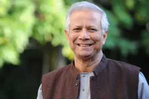 बांग्लादेश में बढ़ते विरोध के मद्देनजर इस्तीफा देने पर विचार कर रहे यूनुस, सरकार के प्रदर्शन और कर्तव्यों को लेकर बढ़ते सवालों पर चिंता की व्यक्त