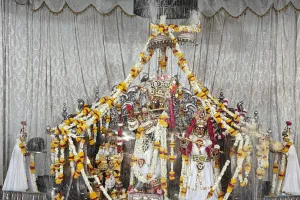 मंदिरों में ठाकुरजी को तेज गर्मी से निजात दिलाने के लिए विशेष प्रबंध : गोविंद देवजी मंदिर में जल उत्सव की शुरुआत