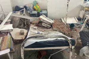 चिकित्सा व्यवस्थाओं में लापरवाही को लेकर सीएम ने जताई नाराजगी : एसएमएस अस्पताल में प्लास्टर गिरने की घटना के बाद जिम्मेदार अधिकारियों को हटाया, सीएमएचओ भी निपटे