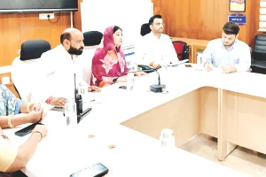 बिना लाइसेंस संचालित प्रतिष्ठानों पर होगी सख्त कार्रवाई : कुसुम यादव