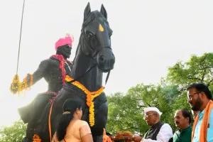 राजभवन में जयंती समारोह : शोभायात्रा का किया अभिनंदन, बागडे ने कहा- छत्रपति संभाजी महाराज ने राष्ट्र के स्वाभिमान से नहीं किया समझौता 