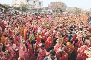 विद्याधर नगर स्टेडियम में कथावाचक प्रदीप मिश्रा की शिव महापुराण कथा आज से, 501 दीपक से हुई महाआरती 
