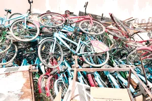 साइकिल शेयरिंग योजना बंद, कबाड़ हुई साइकिलें