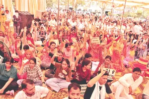 एसआई नियुक्ति को यथावत रखने की मांग, परिजनों ने किया प्रदर्शन